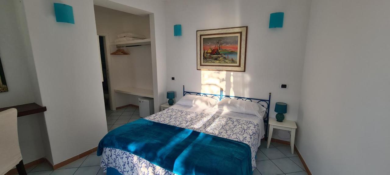 Guest House Villa Il Gabbiano Ponza Exterior photo