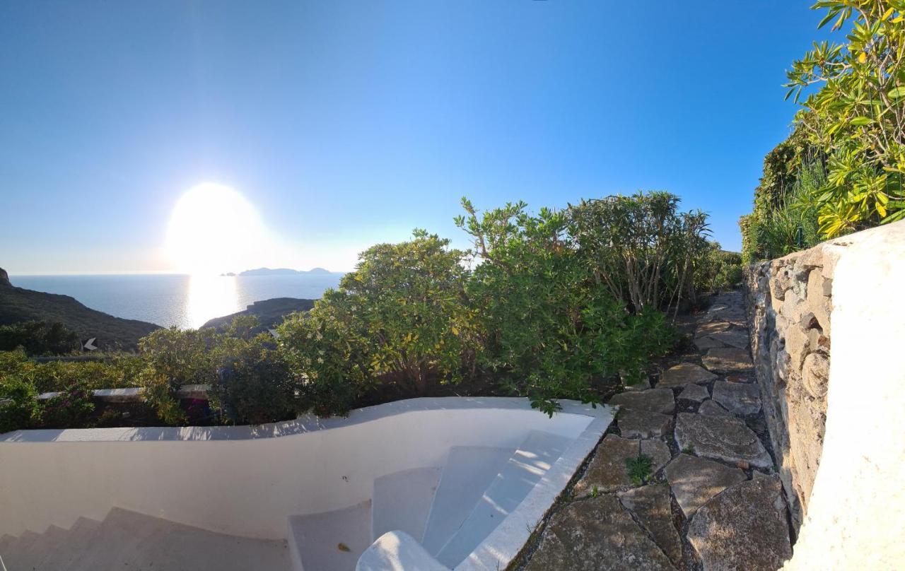 Guest House Villa Il Gabbiano Ponza Exterior photo