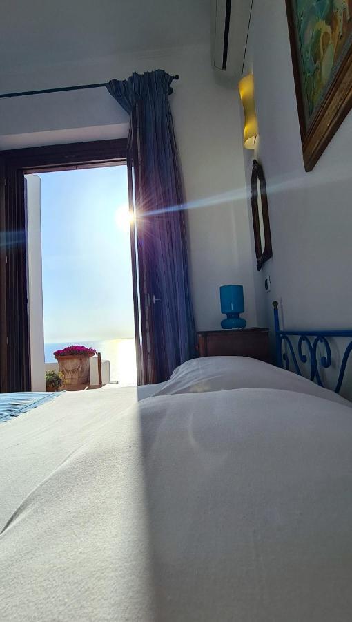 Guest House Villa Il Gabbiano Ponza Exterior photo