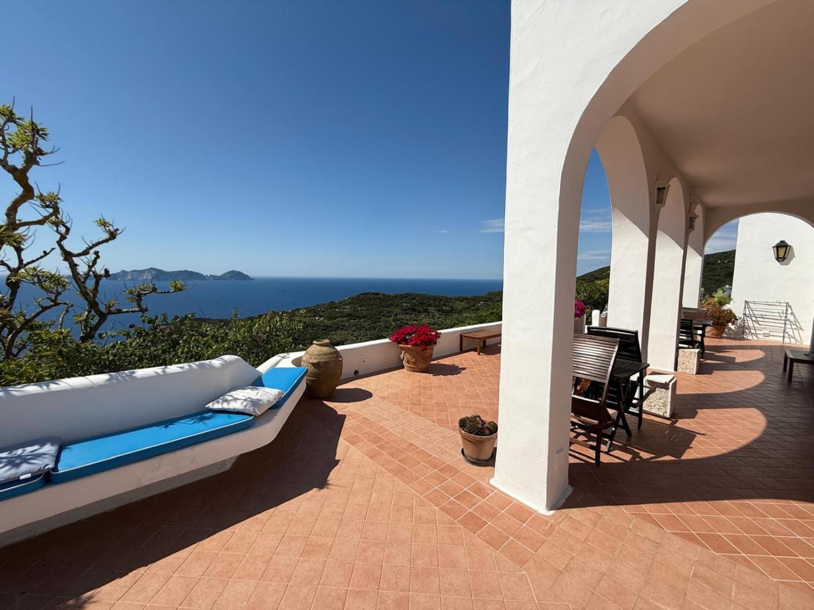 Guest House Villa Il Gabbiano Ponza Exterior photo